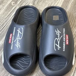 NEW - Men's Slippers 