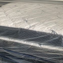 New queen mattress 