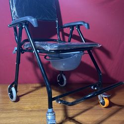 Commode Chair 