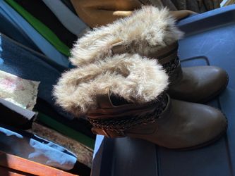 Boots size 7 half