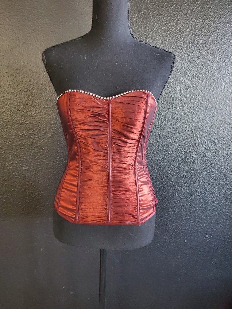 Love Culture Women's Red Corset Lace And Hook Closure Size:Medium Top Sleeveless
