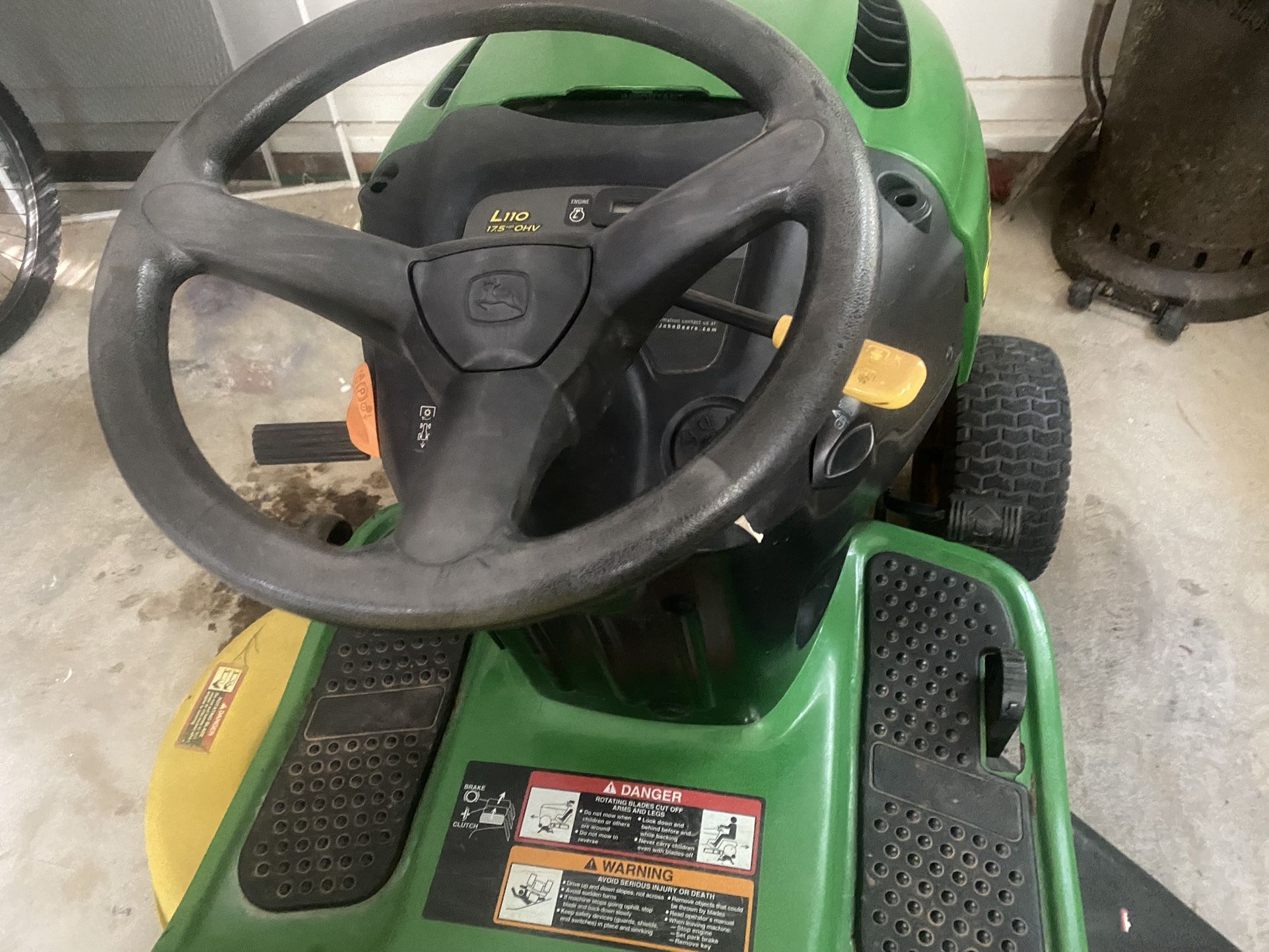 John Deere Riding Lawn Mower