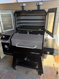 Lockhart  platinum pit boss smoker!!!!