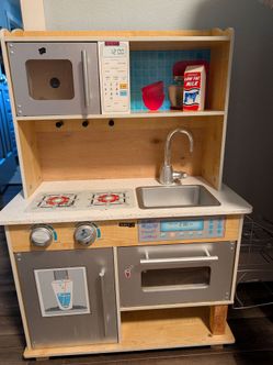 Free kitchen play for toddlers
