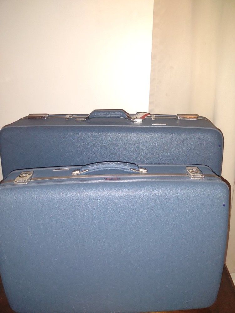 American Tourister Luggage Set