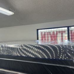 KING SIZE SEALY HYBRID “HIGH POINT” FIRM MATTRESS & BOX SPRING BED SET