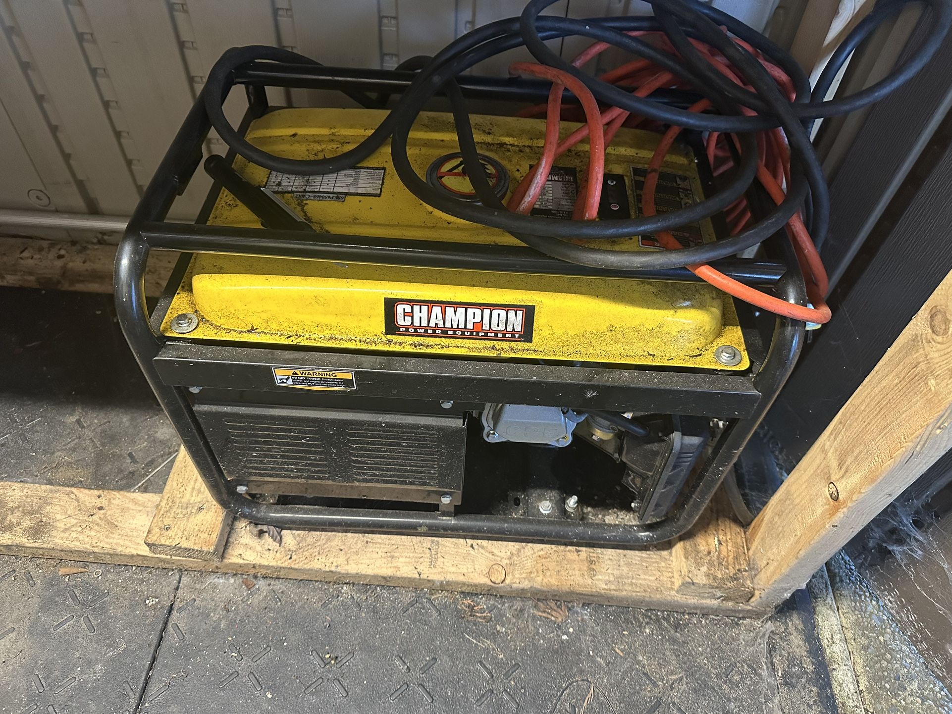 Champion Gas Powered Generator 3500W C46540