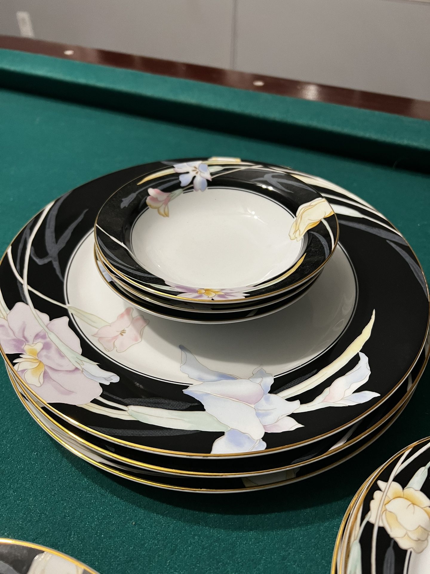Beautiful Mikasa Floral Fine China Set For 3 “Charisma Black”