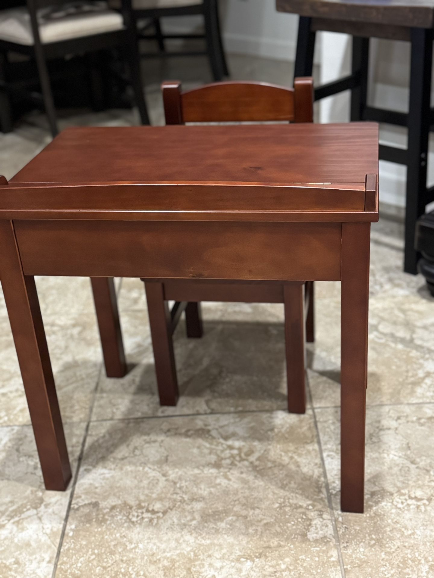 Kid’s Wooden Desk & Chair (Queen Creek)