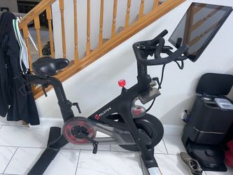 2021 Peloton Bike Gen 2 Very Good Condition 130 - Vallejo, CA