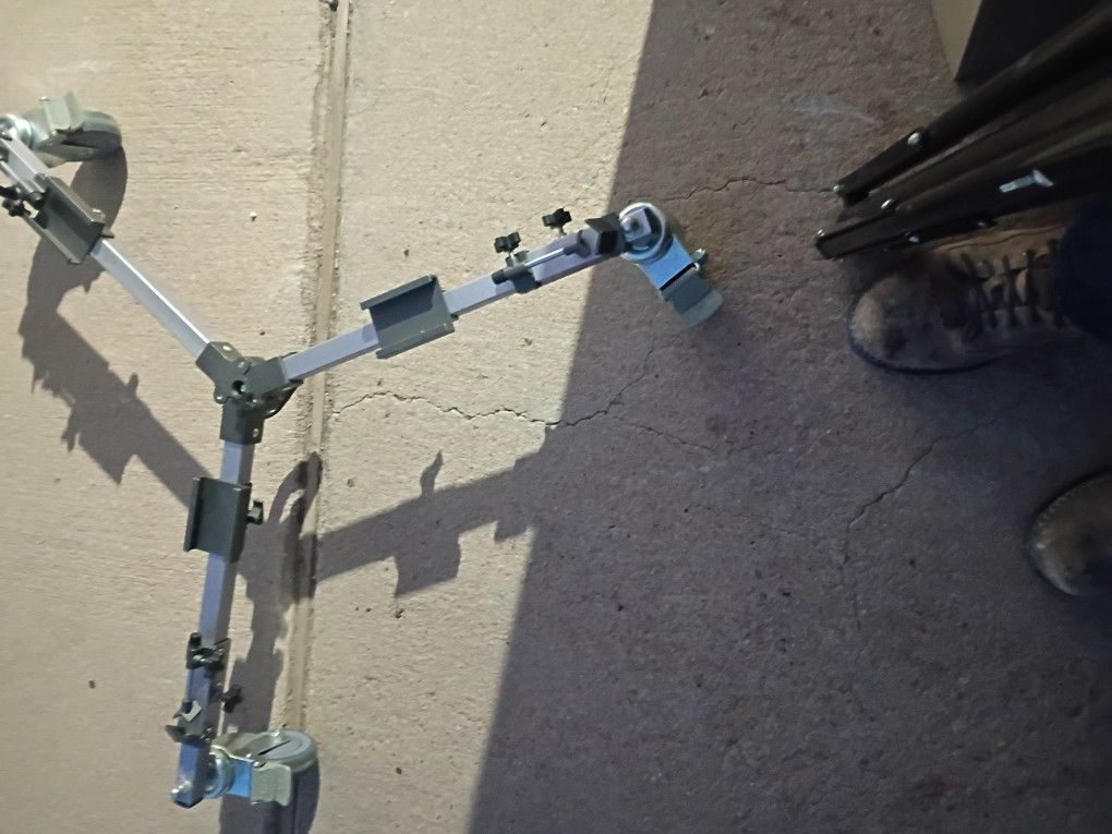 Tripod Dolly