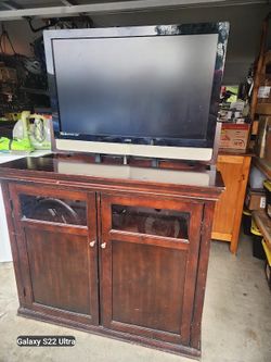 Vizio Flat Screen TV with Wood TV Stand