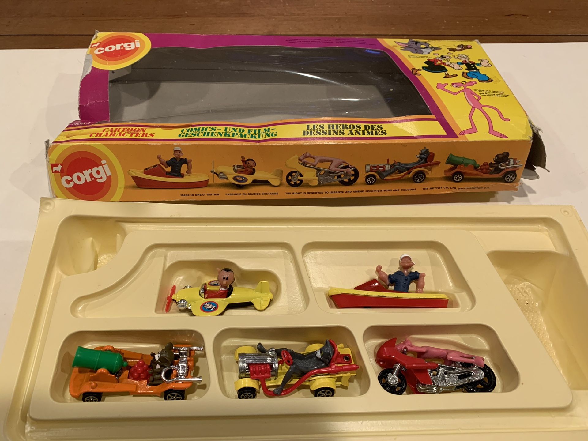 Vintage Collector Set Corgi Die Cast Cars