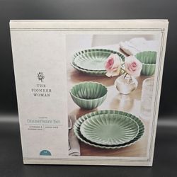 The Pioneer Woman 12 Piece Stoneware Dinnerware Microwave Safe Dish Set