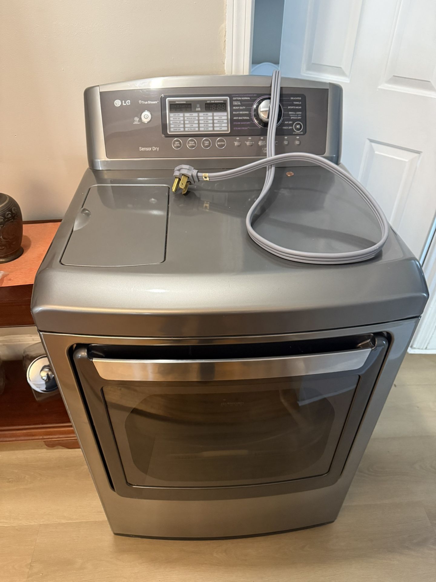 Lg Dryer In Like New Condition
