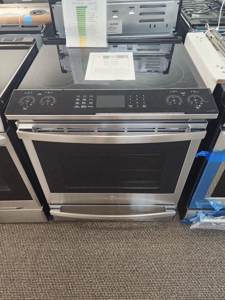 Profile 30 in. 5 Burner Element Smart Slide-ln
Electric Range in Fingerprint Resistant
Stainless w/ Convectlon Air Fry
