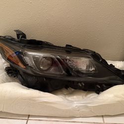 Toyota Camry Headlight OEM 