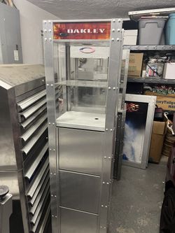 Oakley Thump display case