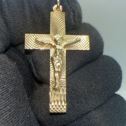  14kt Yellow Gold Crucifix Pendant