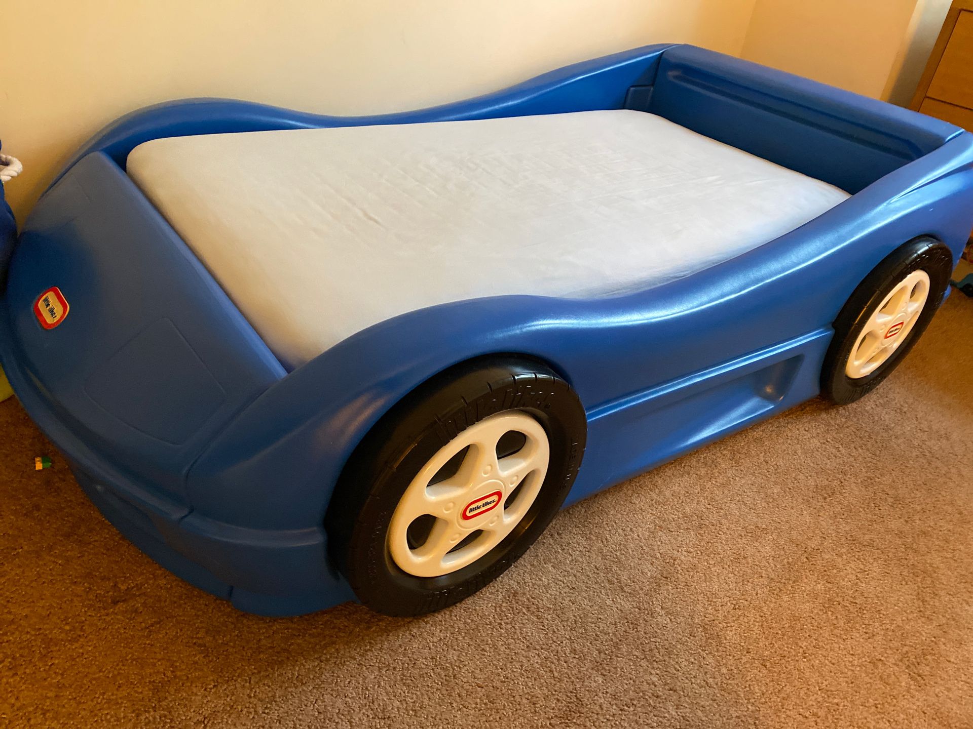 Little Tikes Car Race Bed