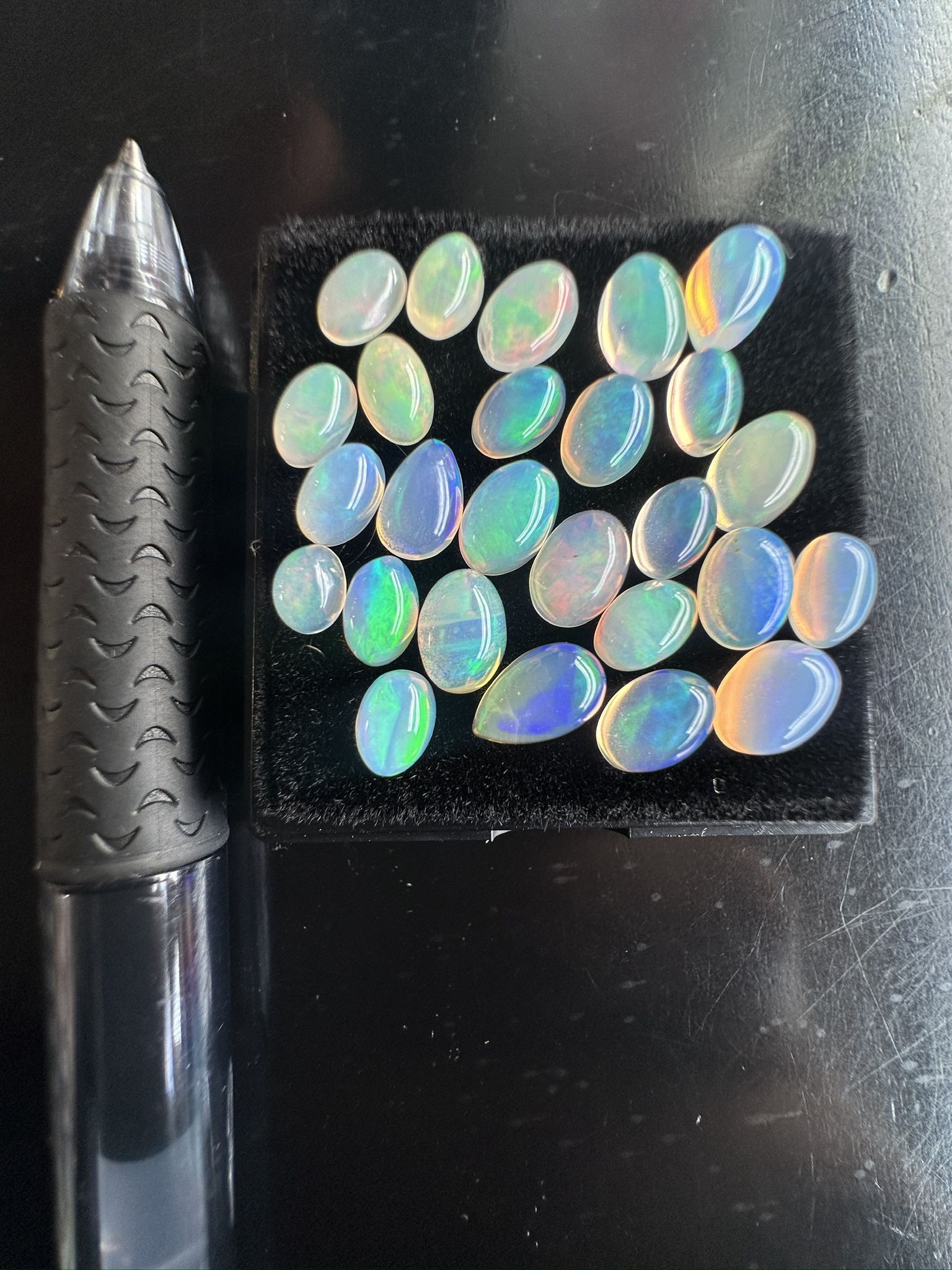 [Cool Tone Fire] Ethiopian Opal Cabochon Parcel 