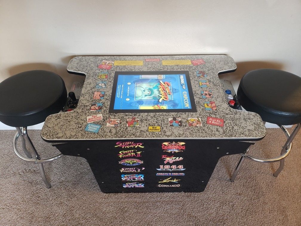 Street Fighter II Head to Head Arcade Cocktail Table + Stools