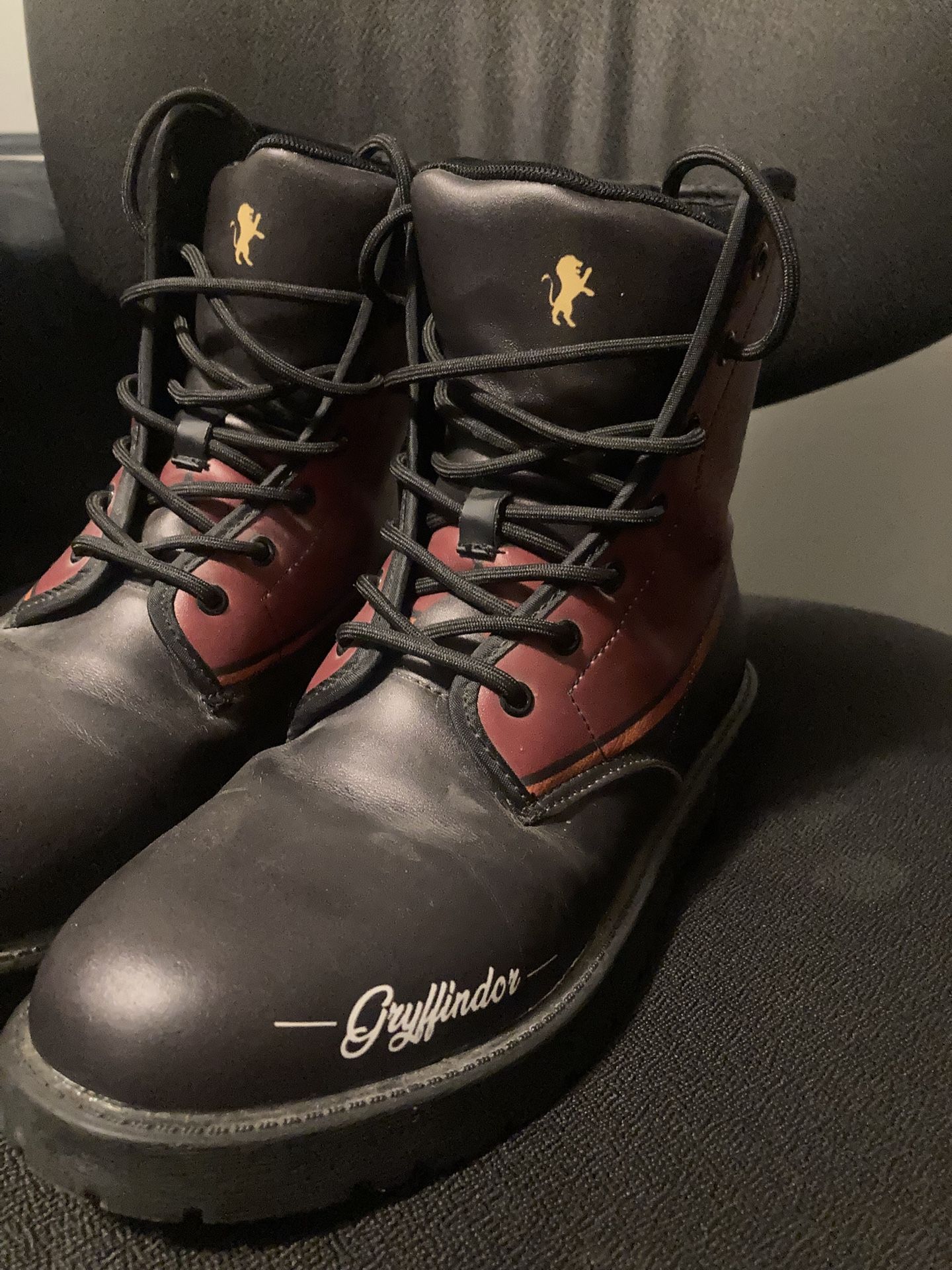 Harry Potter Gryffindor Boots Burgundy Black Female 9 Male 7 