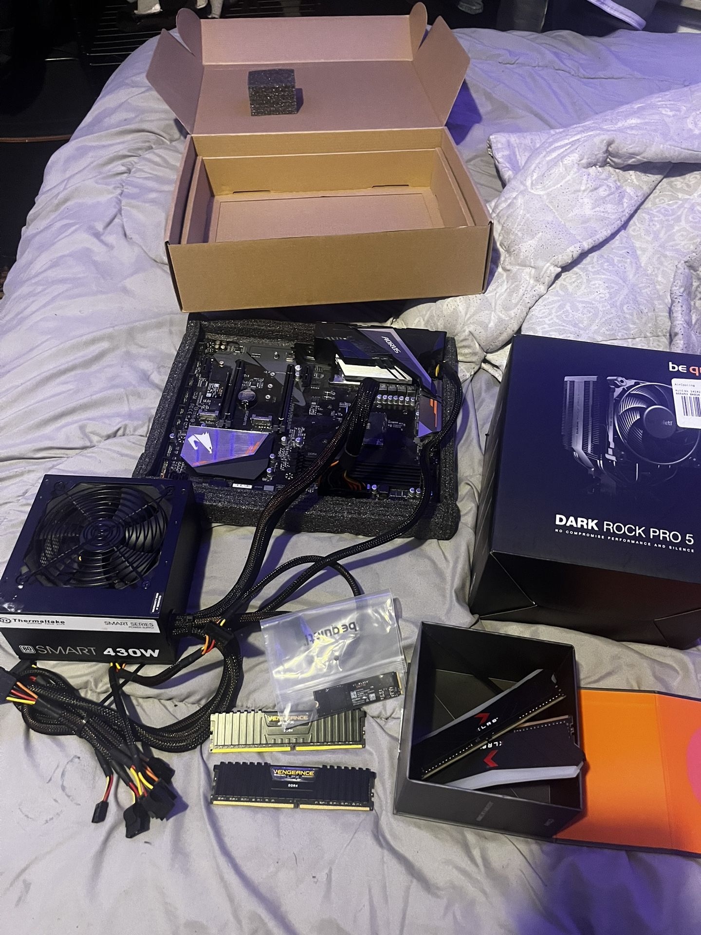 brand new fan i got ddr4 server ram 2x64 expensive best offer