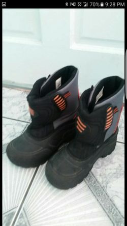 Snow boots