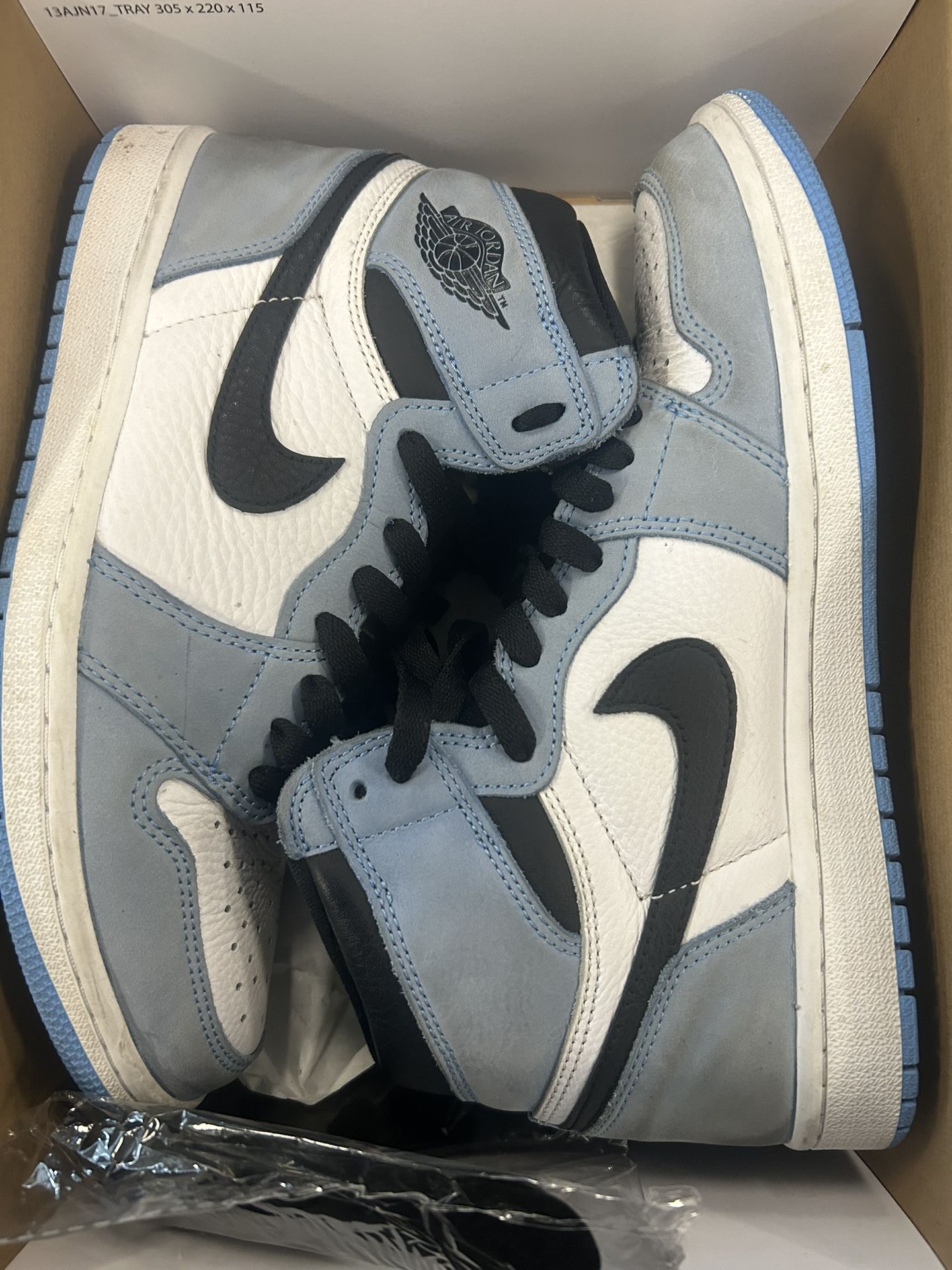 Jordan 1 “University Blues” 