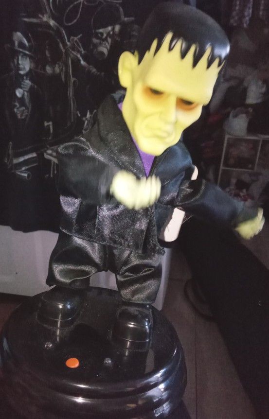RARE With Tags Original 2011 Gemmy Halloween Grave Raver Frankenstein Works Well
