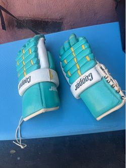 VINTAGE NHL HOCKEY GLOVES