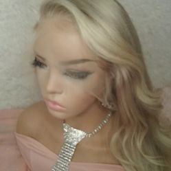 Sand Blonde Ombre 22 Inch Lace Front Wig Make A Offer!