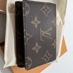 Lv Cardholders
