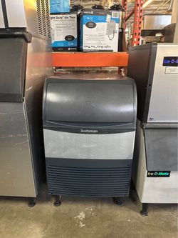 FLAKE UnderCounter Ice Machine SCOTSMAN UF424A-1A
