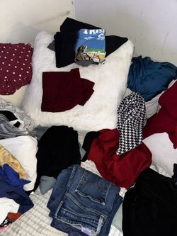 Women Clothes Small Medium Clean No Stains Rips $3 Piece Or $30 For All