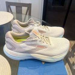 Women’s Running Shoes