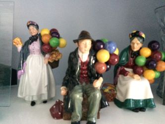 Royal Dalton set. Circa 1960s balloon figures