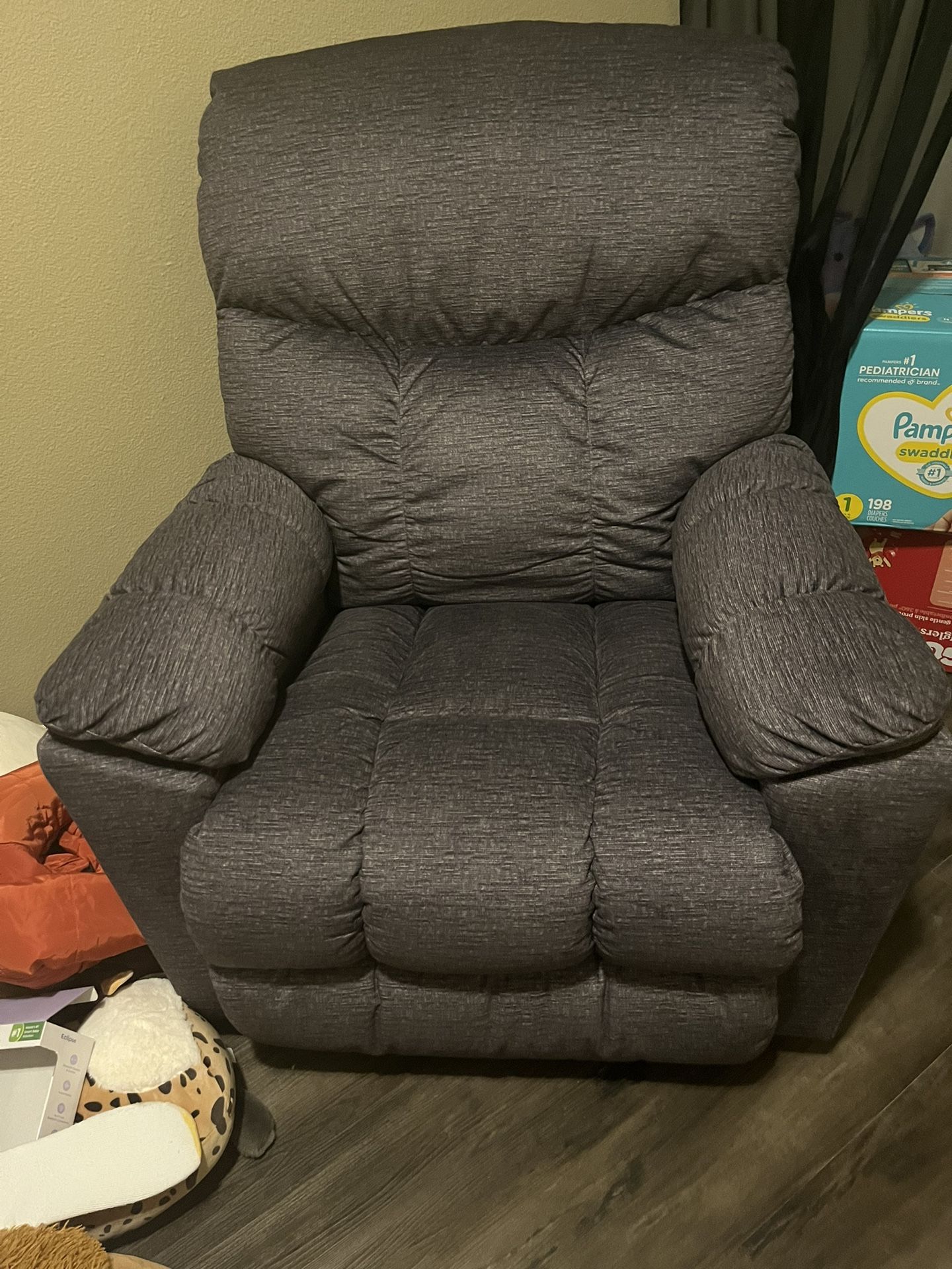 Lazy Boy Recliner for Sale in Spanaway, WA OfferUp