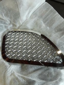 06-07 Pontiac g6 Grill