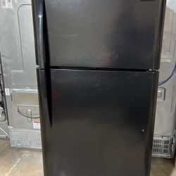 Frigidaire Black Refrigerator Top Freezer 