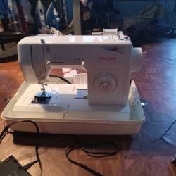 Singer Sewing Machine