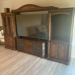 Entertaining Center! Make Me An Offer!
