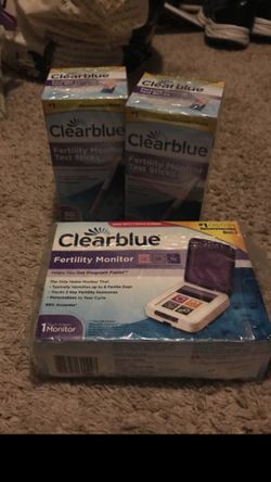 Clearblue fertility monitor with test sticks