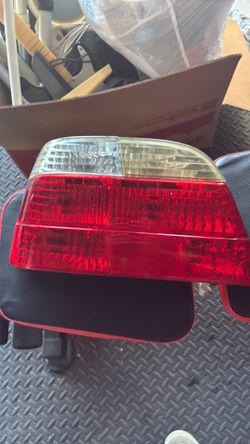 2001 BMW 740i tail lights