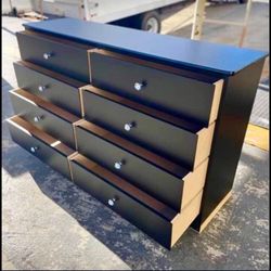 Brand New 8 Drawer Dressor