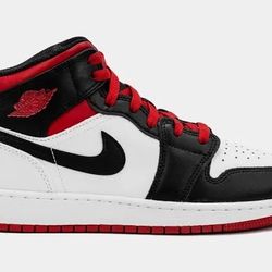 Moving Sale! Rarely Used Air Jordan 1 Mid (GS) Size 4Y