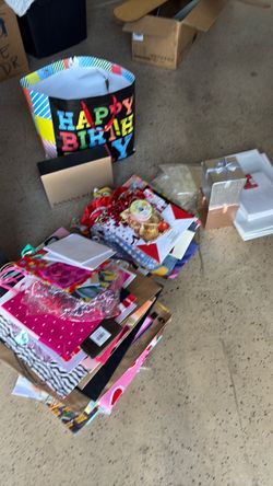 Gifts bags/boxes