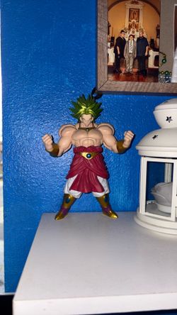 7.9” Super Saiyan Broly Blood of Saiyans figure