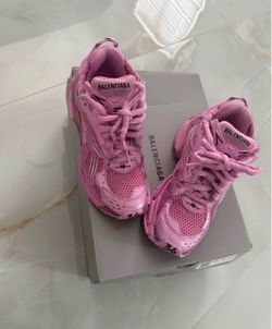 Sneakers pink